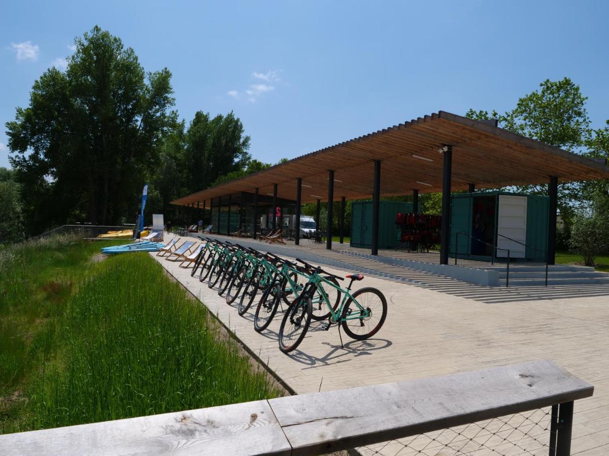 Tente Lodge Pour 5 Personnes En Bordure De La Riviere Allier Au Sein D'Un Petit Camping Saint-Yorre Dış mekan fotoğraf