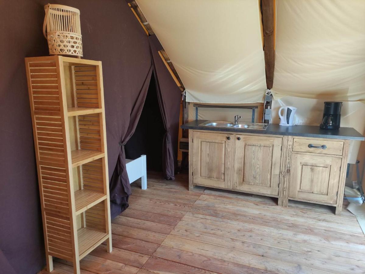 Tente Lodge Pour 5 Personnes En Bordure De La Riviere Allier Au Sein D'Un Petit Camping Saint-Yorre Dış mekan fotoğraf